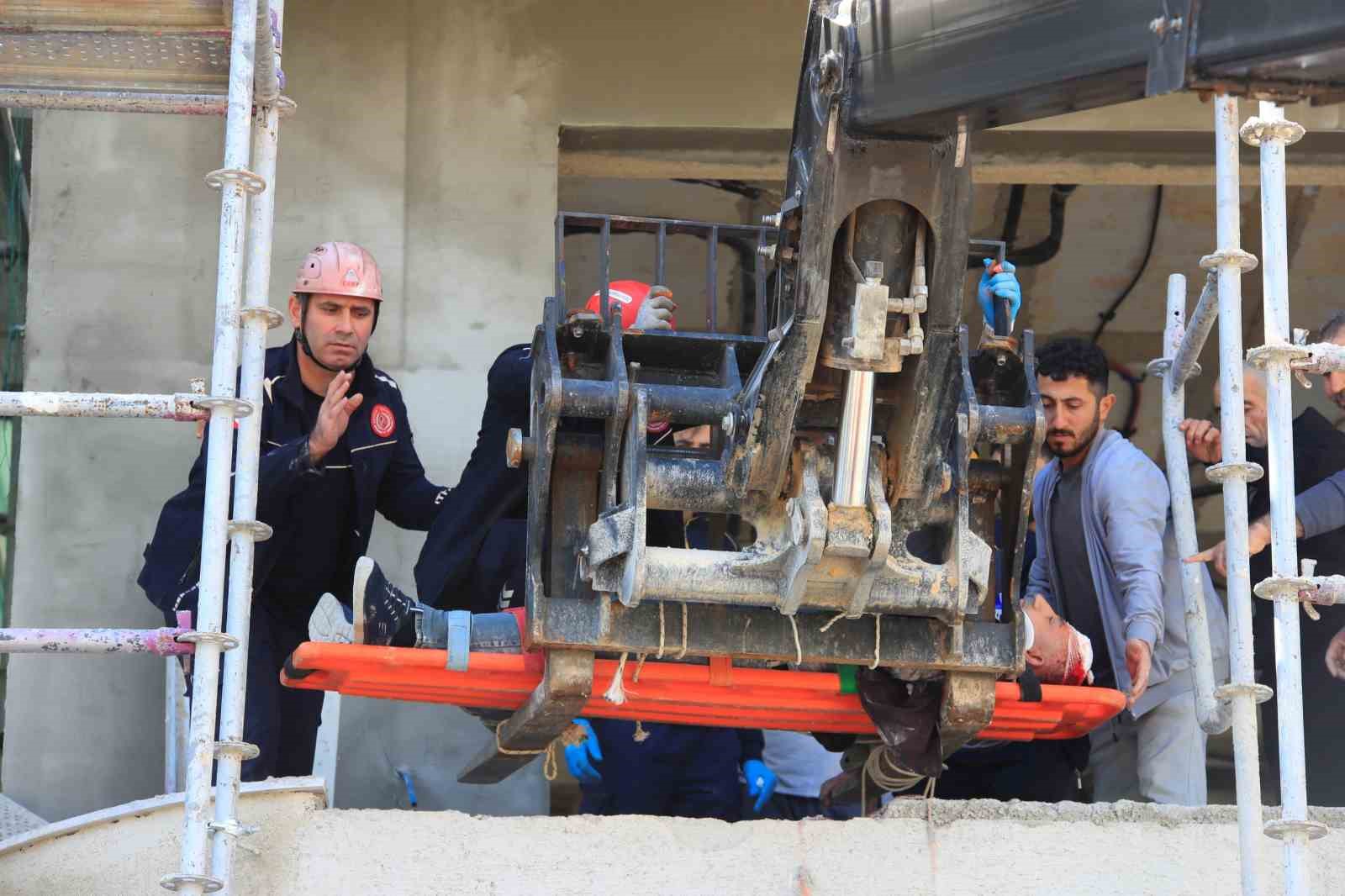 demir iskeleden dusen insaat iscisi yaralandi 0 mCTpL8b8