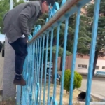 demir-kapidan-atlayarak-yetismeye-calisti-sinava-alinmayinca-duvarindan-atlayarak-okuldan-ayrildi-rRaNb86T.jpg