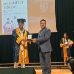 demir-parmakliklar-ardinda-fakulte-birinciligine-LCKf1D7d.jpg