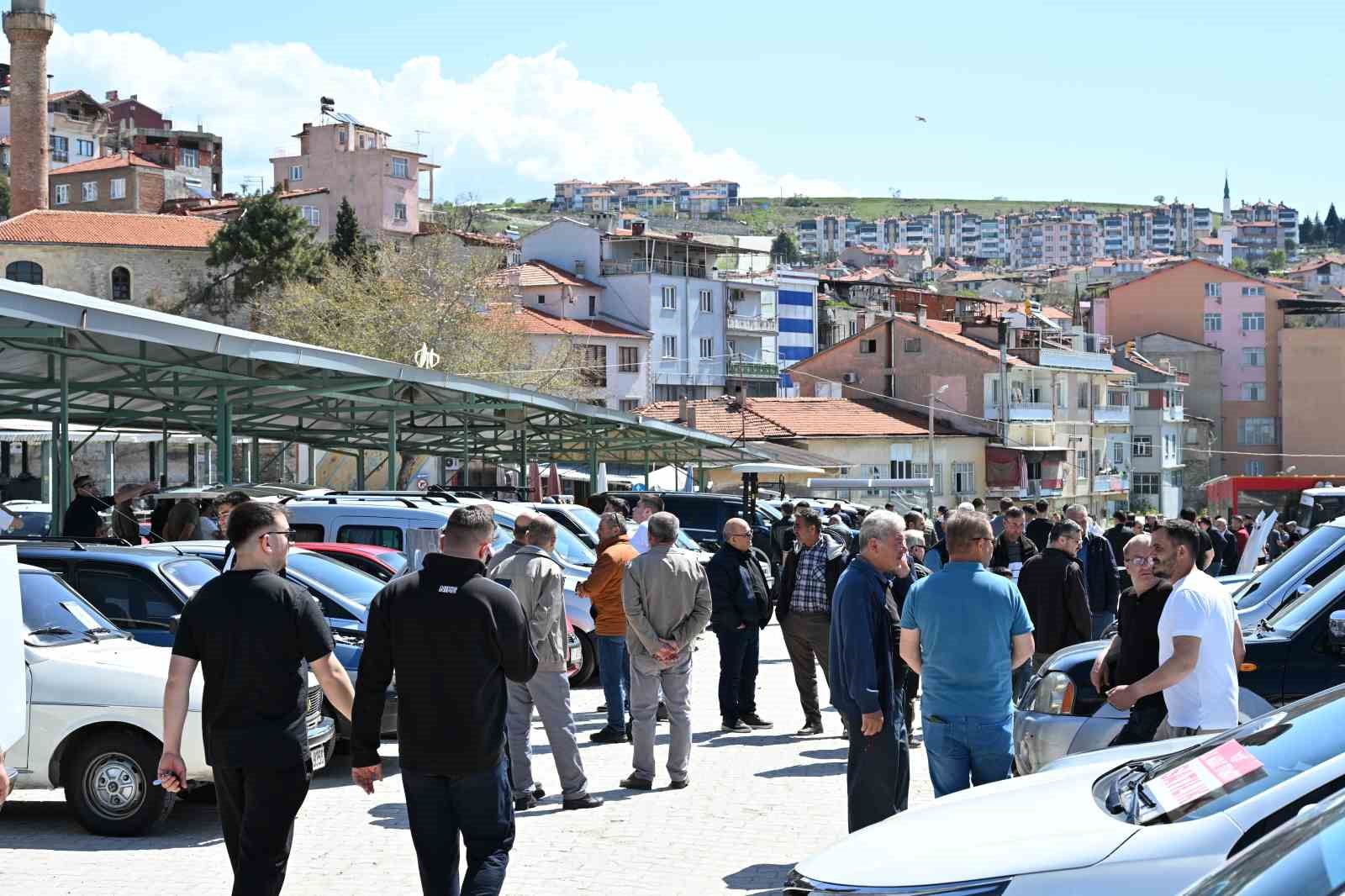 Demirci 2. El Oto Pazarı kapılarını açtı 7 demirci 2 el oto pazari kapilarini acti 3 rRziDjmy