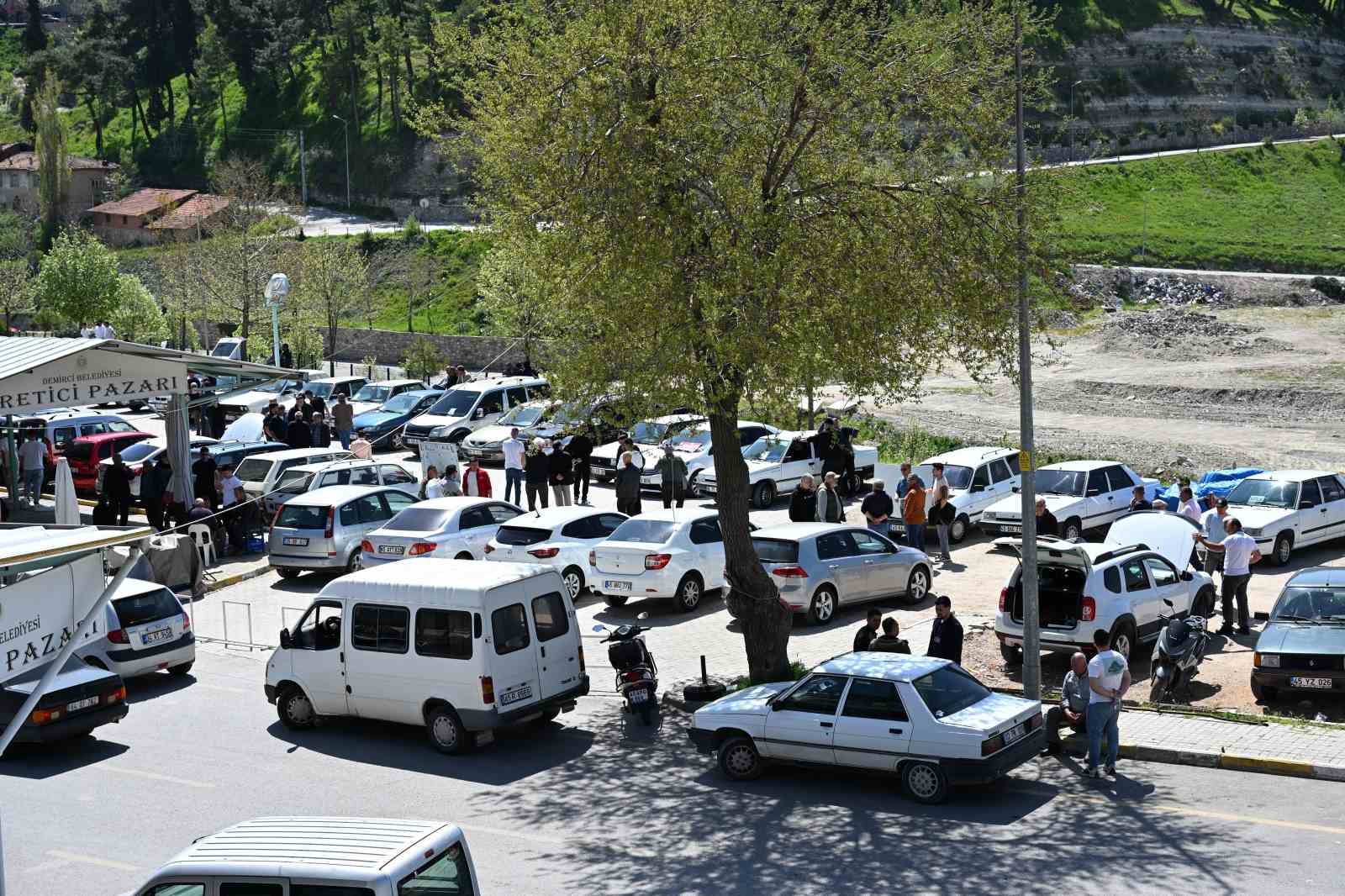 Demirci 2. El Oto Pazarı kapılarını açtı 8 demirci 2 el oto pazari kapilarini acti 4 72LO4tcz