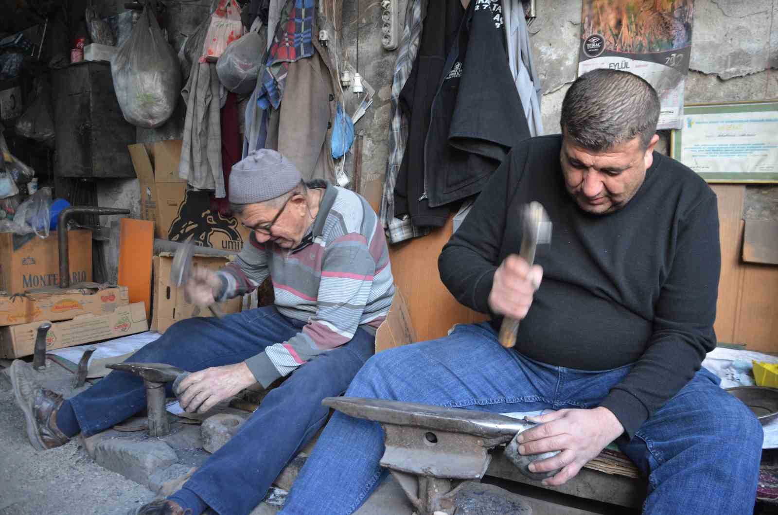 demircide asirlik cancilik meslegi 3 kusaktir yasatiliyor 4 YAXjJSsl