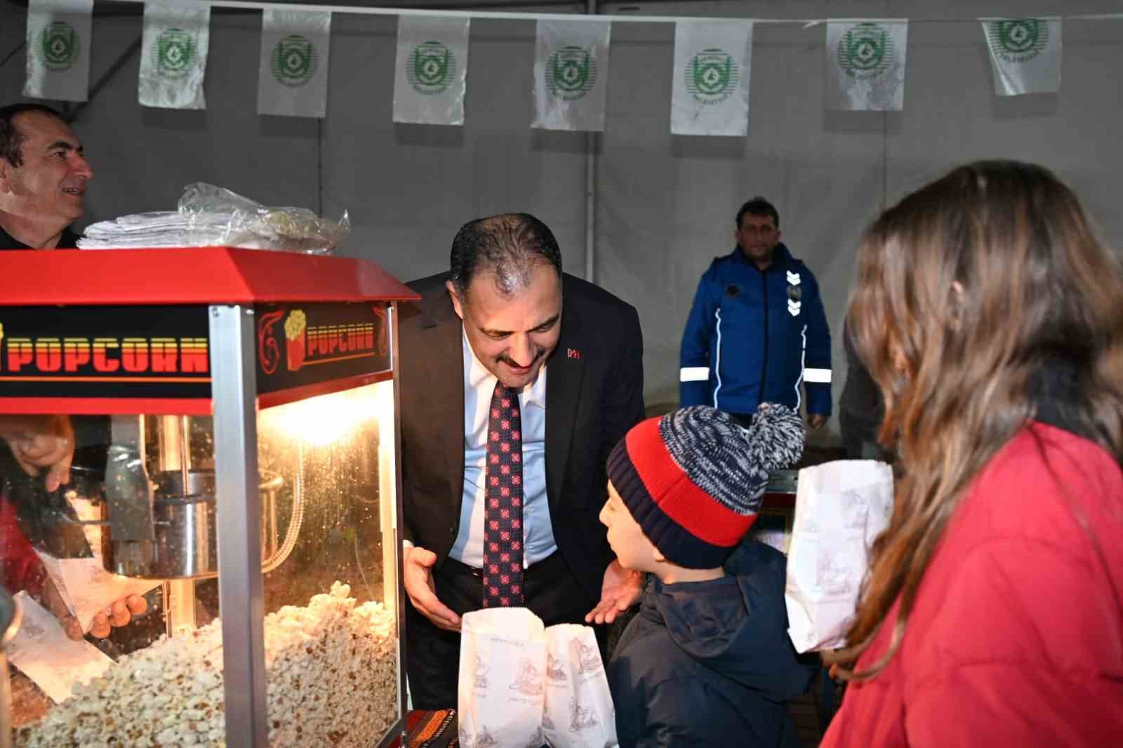 Demirci’de Ramazan, çocukların sevinciyle taçlandı 14 demircide ramazan cocuklarin sevinciyle taclandi 10 cJOcYuZ5
