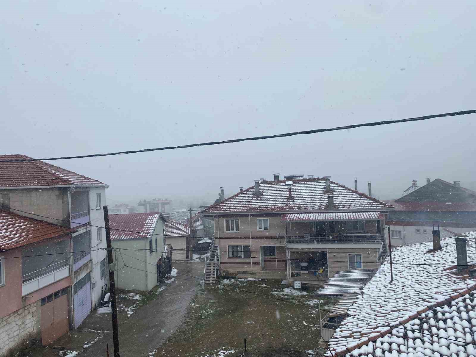 demircinin yuksek kesimlerinde kar yagisi etkili oluyor 2 dA49CKkM