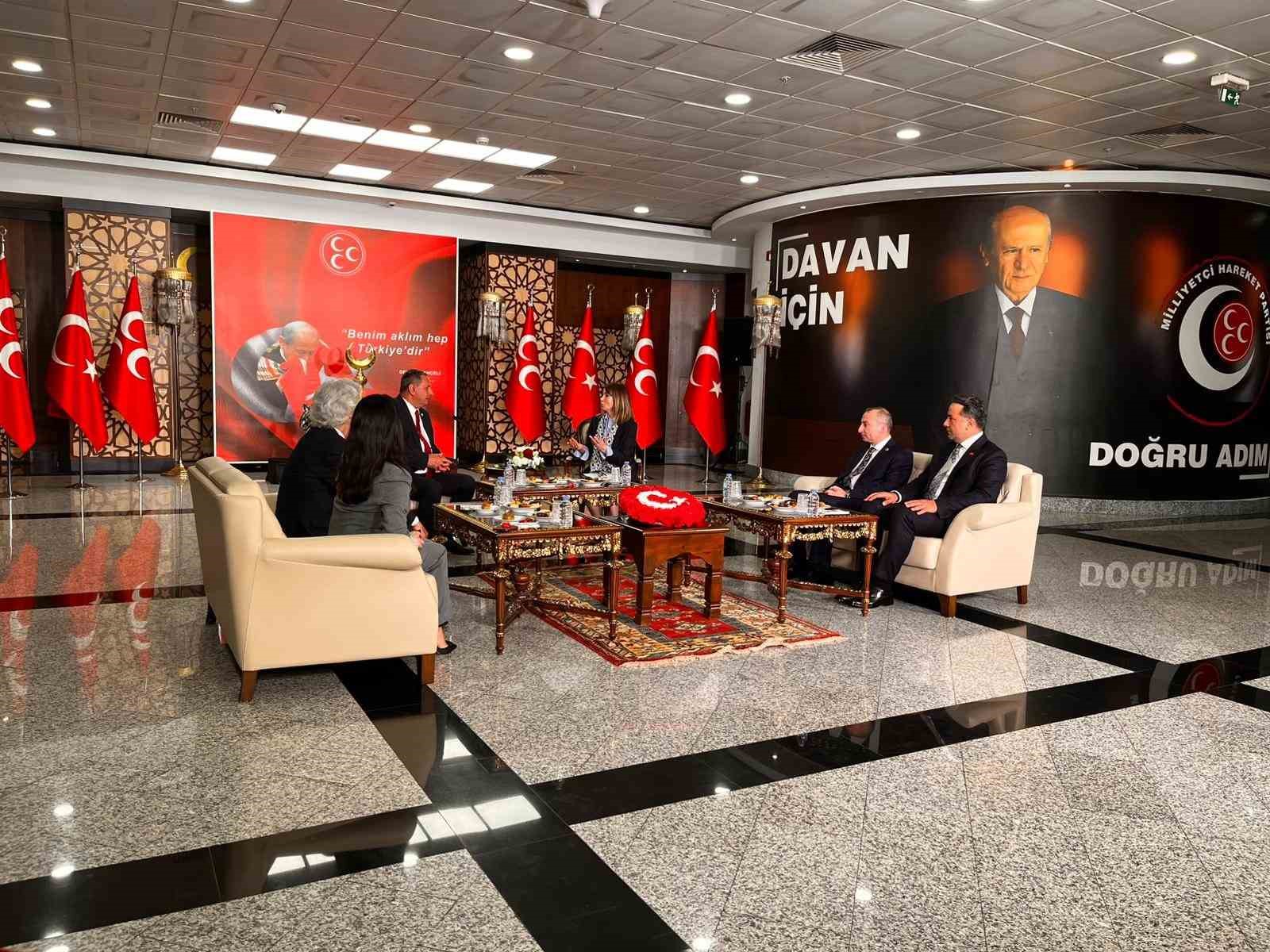 demokratik sol partiden mhpye bayram ziyareti 0 DqfS7PLU