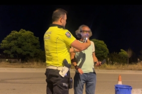 denetim-yapan-polislere-selam-vermek-icin-araciyla-yanlarina-gitti-328-promil-alkollu-cikti-igltmqM4.jpg