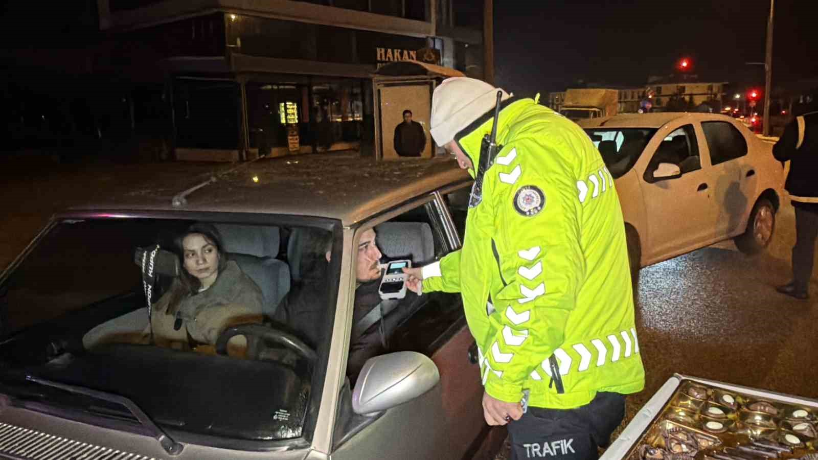 denetime girenler ceza yerine cikolata yedi 4 rz3htS6E