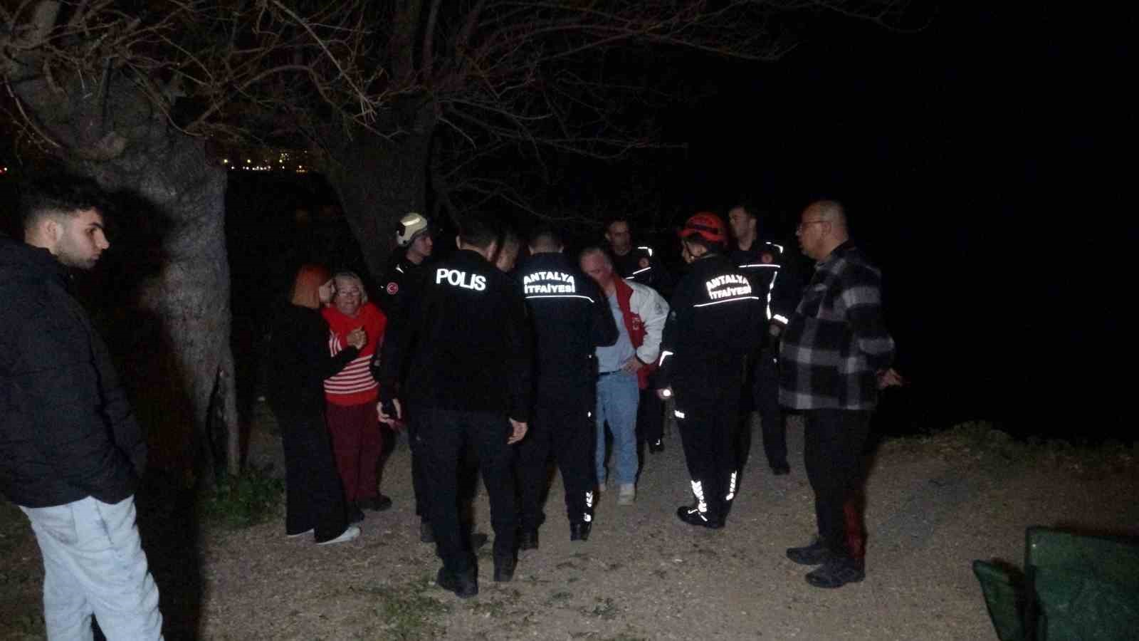 dengesini kaybedip 30 metrelik falezlerden dusen kadin hayatini kaybetti 1 yg5dtY1t