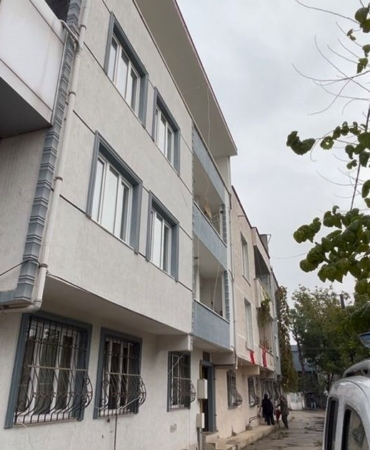 dengesini-kaybedip-camdan-dusen-sahis-agir-yaralandi-vagv5ykc.jpg