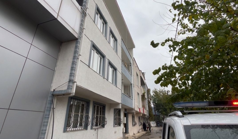 dengesini-kaybedip-camdan-dusen-sahis-agir-yaralandi-vagv5ykc.jpg