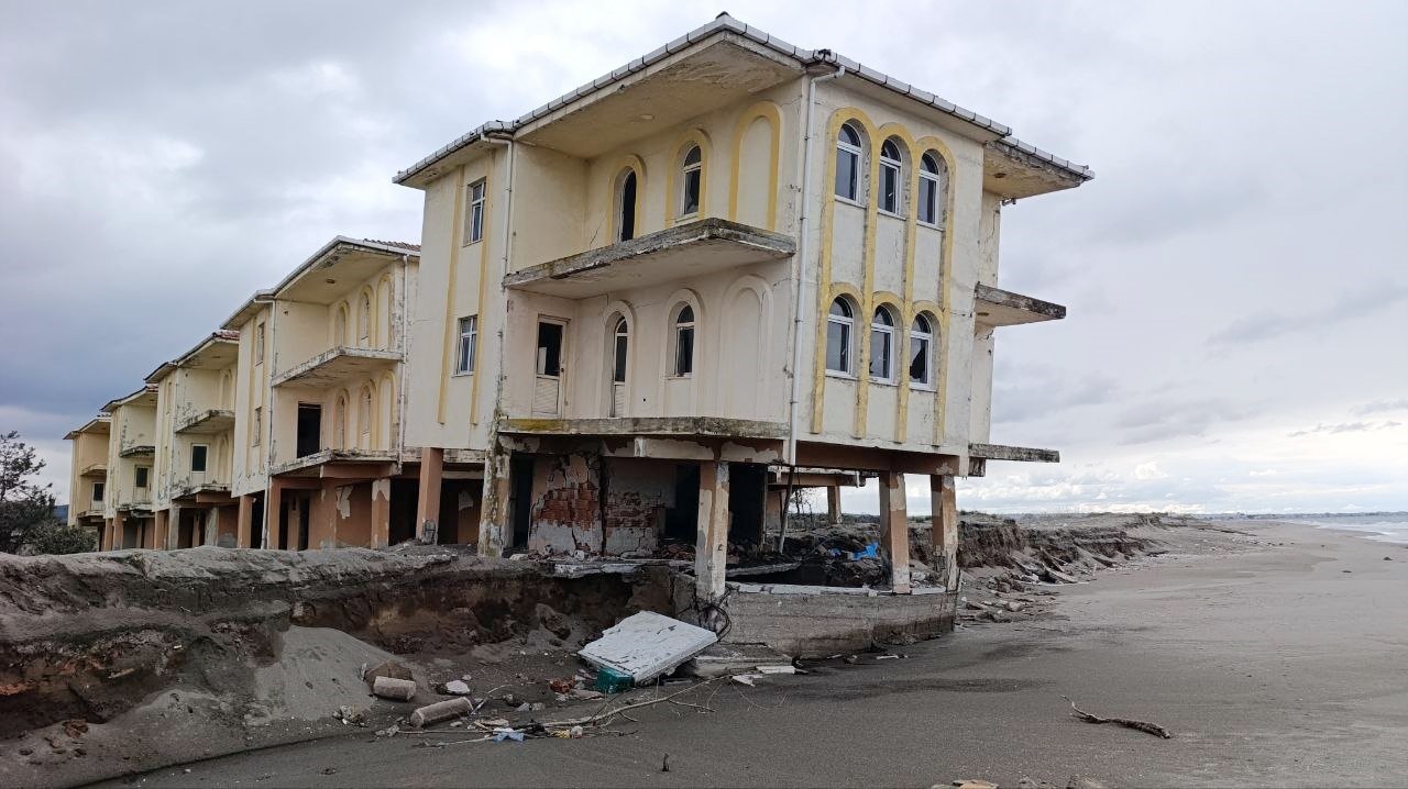 deniz 100 metre iceri girdi villalar coktu 6 HRLA5TIm