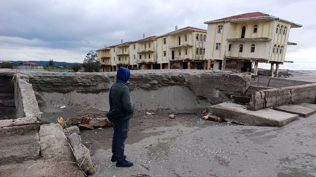 deniz 100 metre iceri girdi villalar coktu 7 VYMsfZ56
