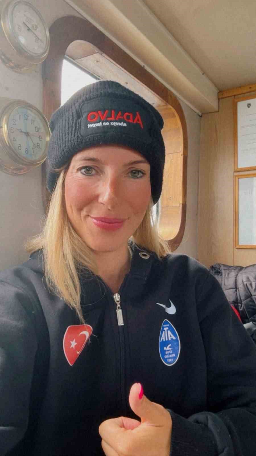 Deniz Kayadelen, buzullarda yüzen ilk Türk sporcu unvanını elde etti 5 deniz kayadelen buzullarda yuzen ilk turk sporcu unvanini elde etti 1 AwD839N2