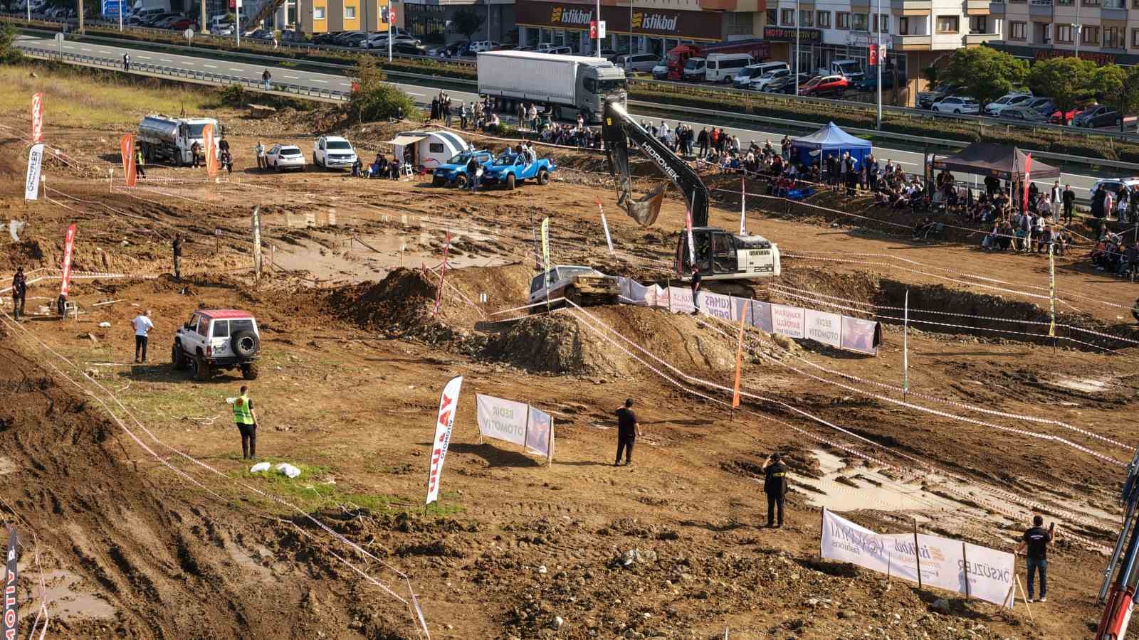 deniz kenarinda gerceklestirilen zorlu off road yarislari nefesleri kesti 0 FPM7E6Kv