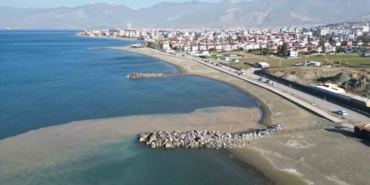 deniz-suyunda-yasanan-cekilme-vatandaslari-tedirgin-etti-Dz2FrO3n.jpg