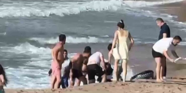 denizde-bogulma-tehlikesi-geciren-2-kisi-kurtarildi-j8hzhDSm.jpg