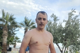 Böyle vicdansızlık görülmedi: "Deniz kaplumbağasının ayağına kaldırım taşı bağlamışlar" 3 thumbnail