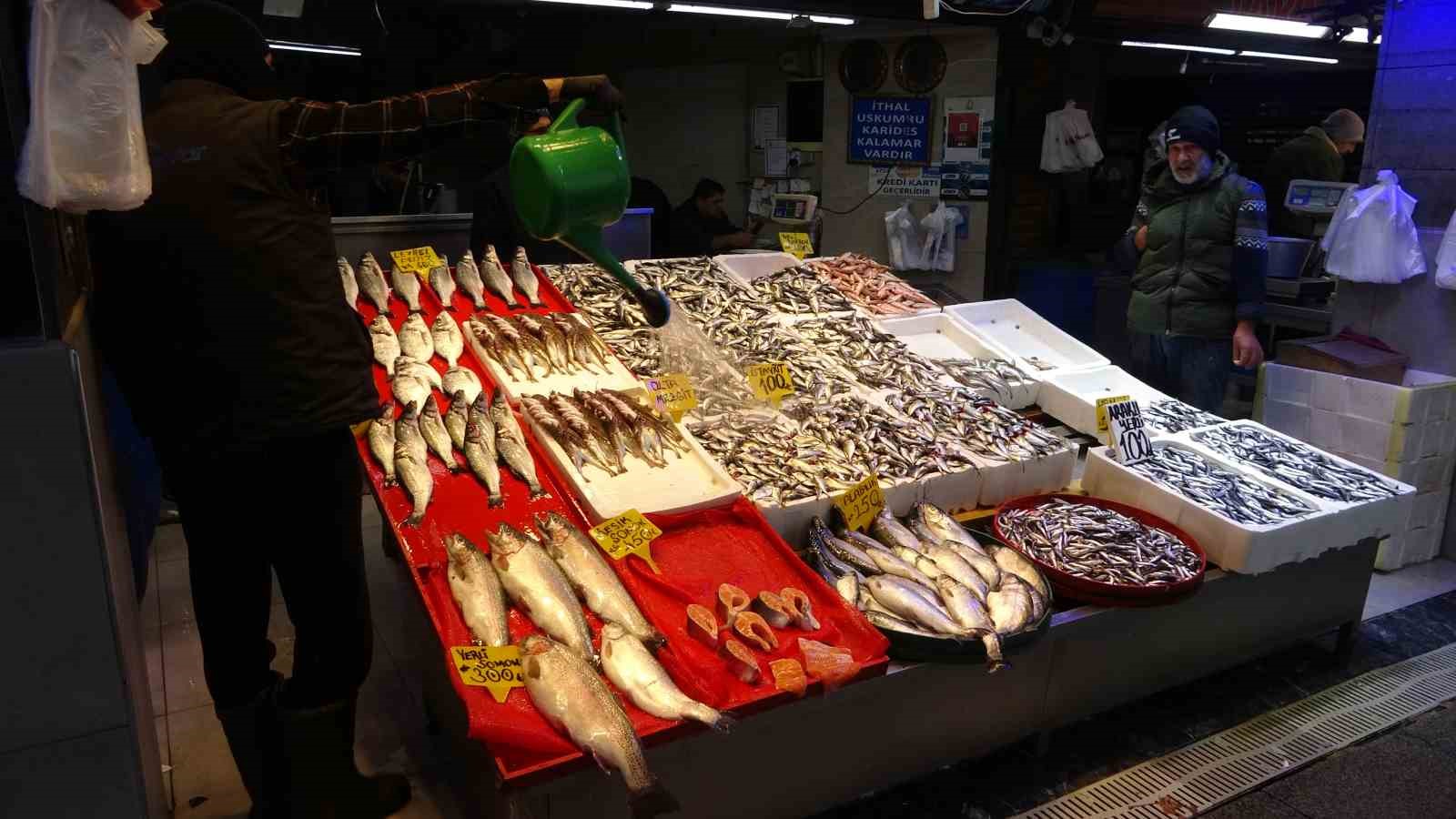 denizdeki firtina avini etkilese de balik fiyatlarini etkilemedi 5 Lqdr5pq9