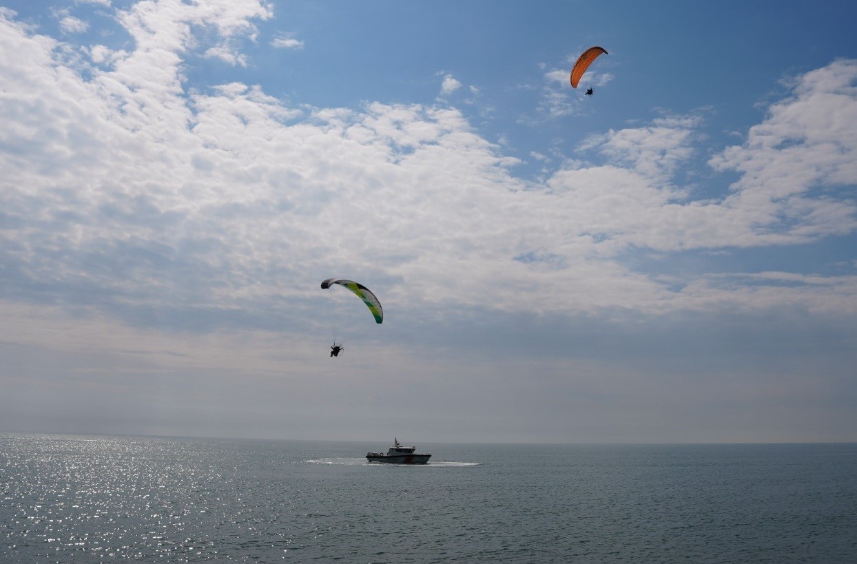 denizden sahil guvenlik havadan paramotorlar destek verdi ogrenciler suyun onemine dikkat cekti 0 fBsC3yXg