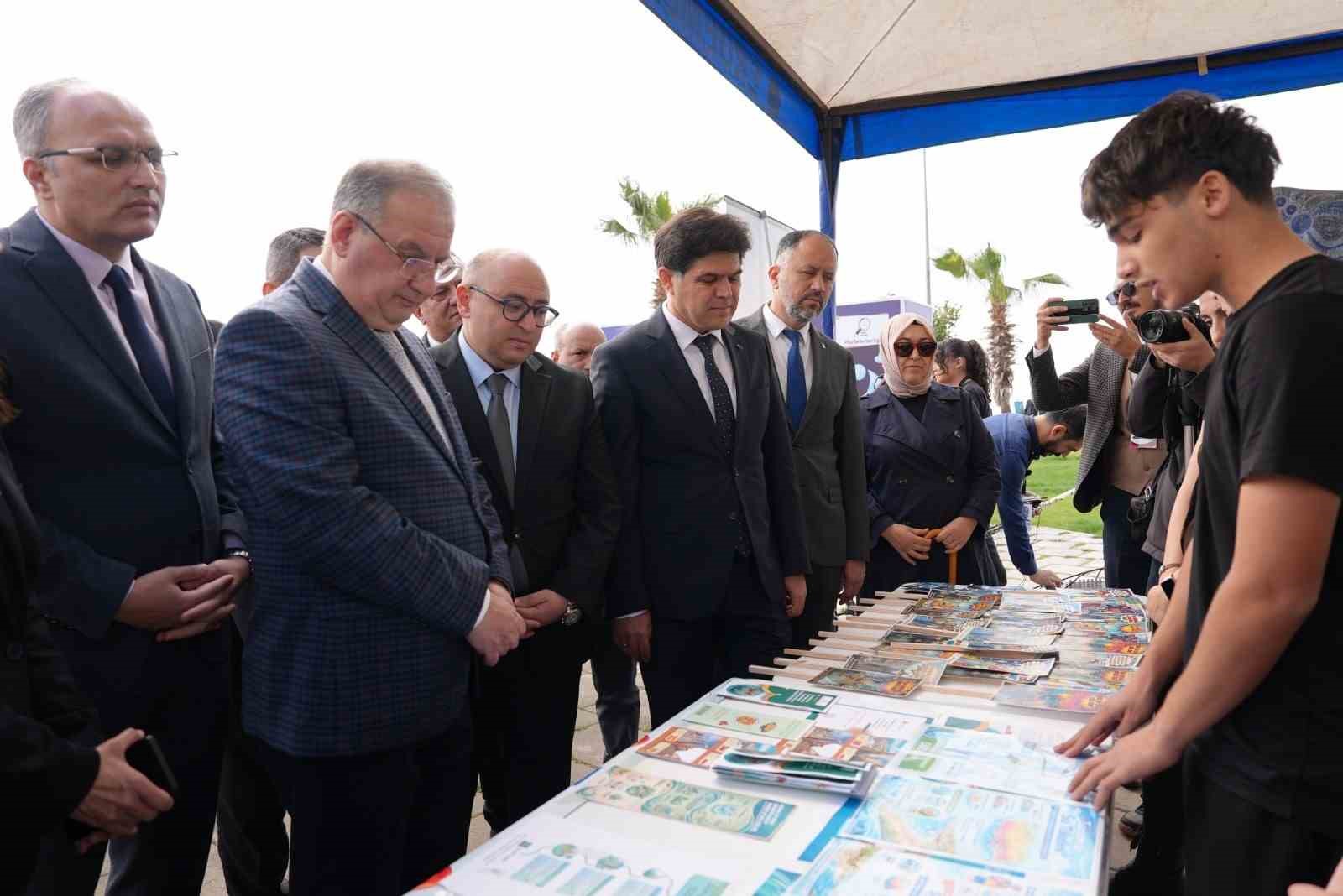 denizden sahil guvenlik havadan paramotorlar destek verdi ogrenciler suyun onemine dikkat cekti 2 nLz9l1Ek