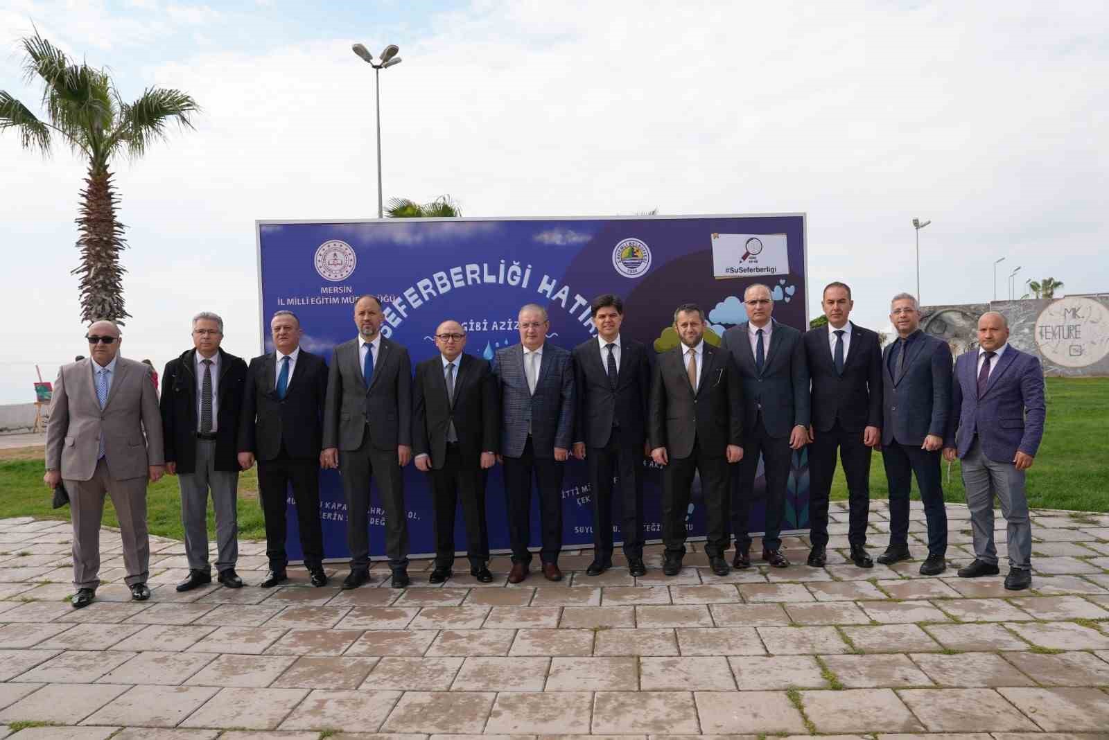 denizden sahil guvenlik havadan paramotorlar destek verdi ogrenciler suyun onemine dikkat cekti 3 rFcdIG2O