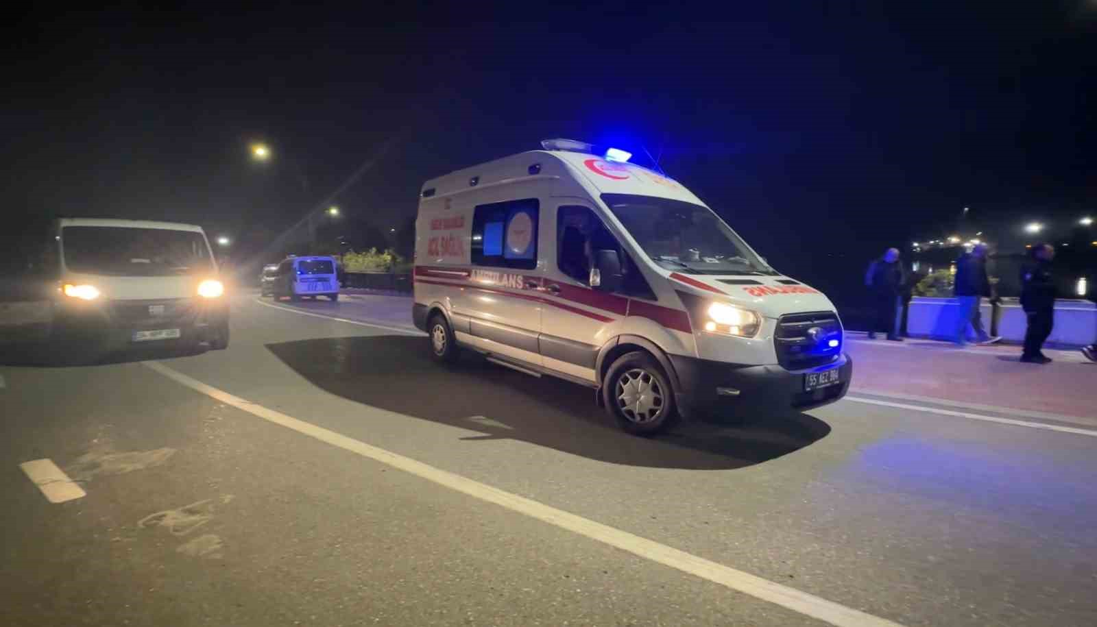 Denize atlamak isteyen genç kızı anne ve babası ikna etti 6 denize atlamak isteyen genc kizi anne ve babasi ikna etti 2