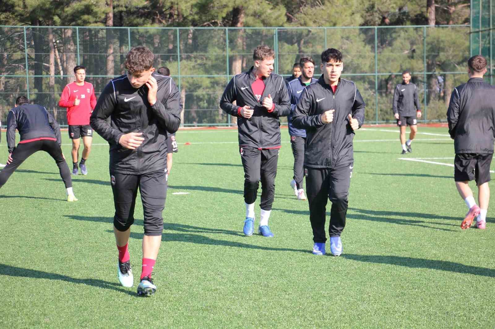 denizli idmanyurdunda ayvalikgucu maci hazirliklari devam etti 0 uCzS5ygD
