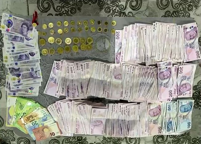 denizli merkezli 6 ilde duzenlenen dolandiricilik operasyonunda 16 zanli tutuklandi 2