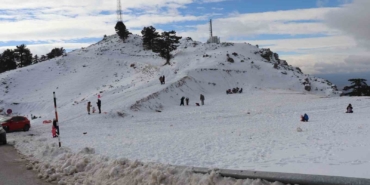 denizli-nikfer-kayak-merkezinde-yogunluk-erken-basladi-ZIwwk1gc.jpg