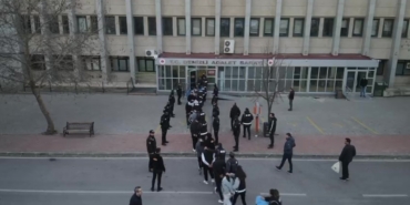 denizlide-31-uyesi-tutuklanan-suc-orgutune-2-dalga-operasyon-gozaltina-alinan-17-kisiden-12si-pUf18lli.jpg