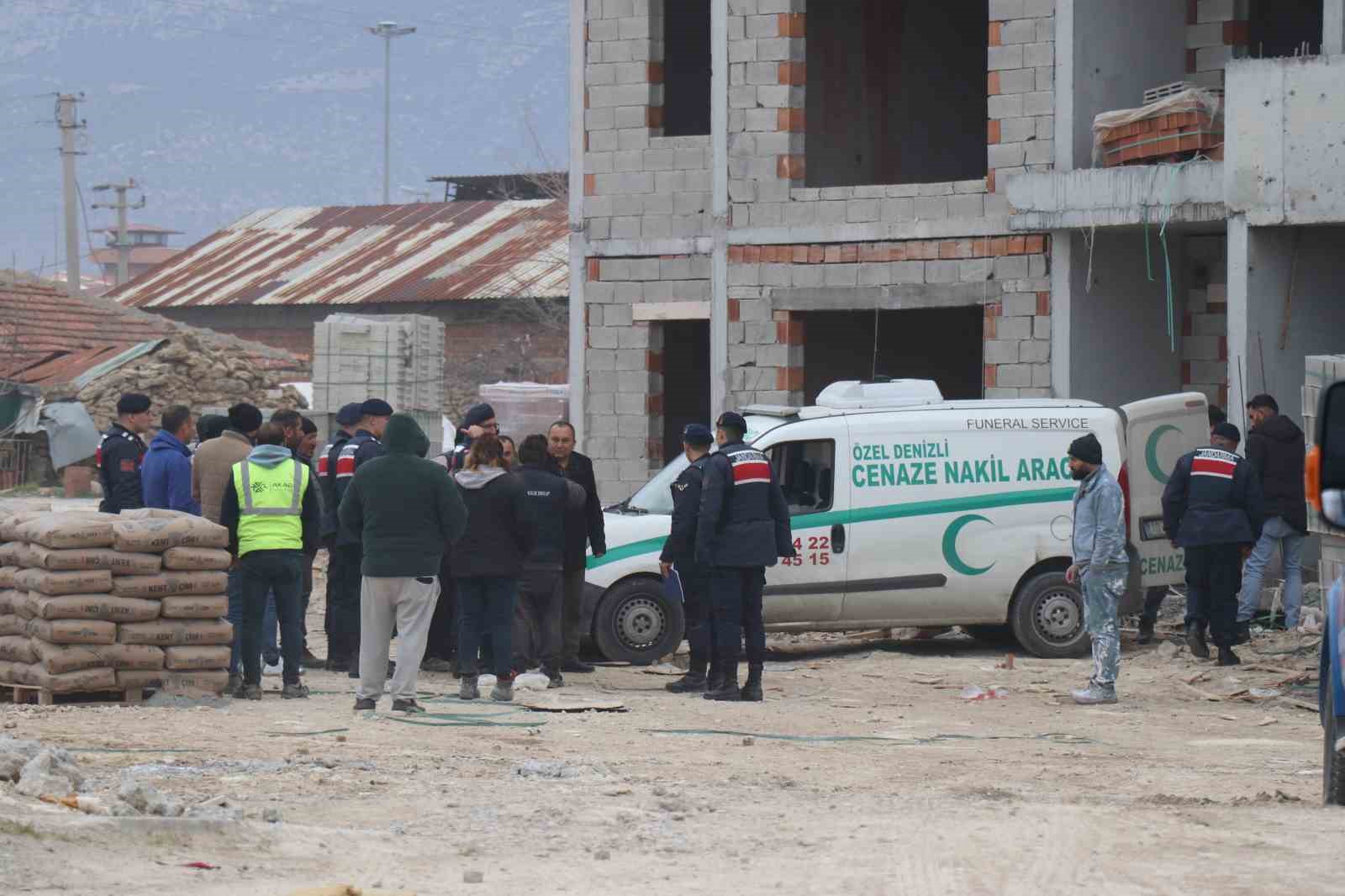 denizlide 5 kattan asansor bosluguna dusen isci hayatini kaybetti 2 hMwL6QZZ