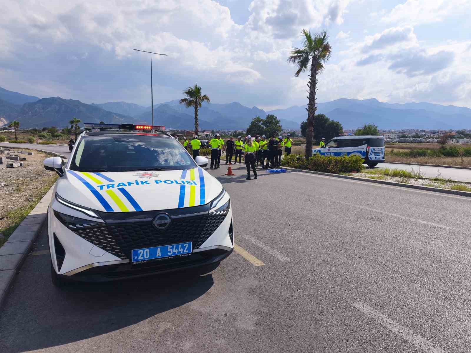 Denizli’de ağaca çarpan motosikletin sürücüsü ağır yaralandı 5 denizlide agaca carpan motosikletin surucusu agir yaralandi 1 nKlLuKWY