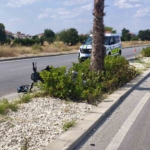 denizlide-agaca-carpan-motosikletin-surucusu-agir-yaralandi-ZC8SV2fl.jpg