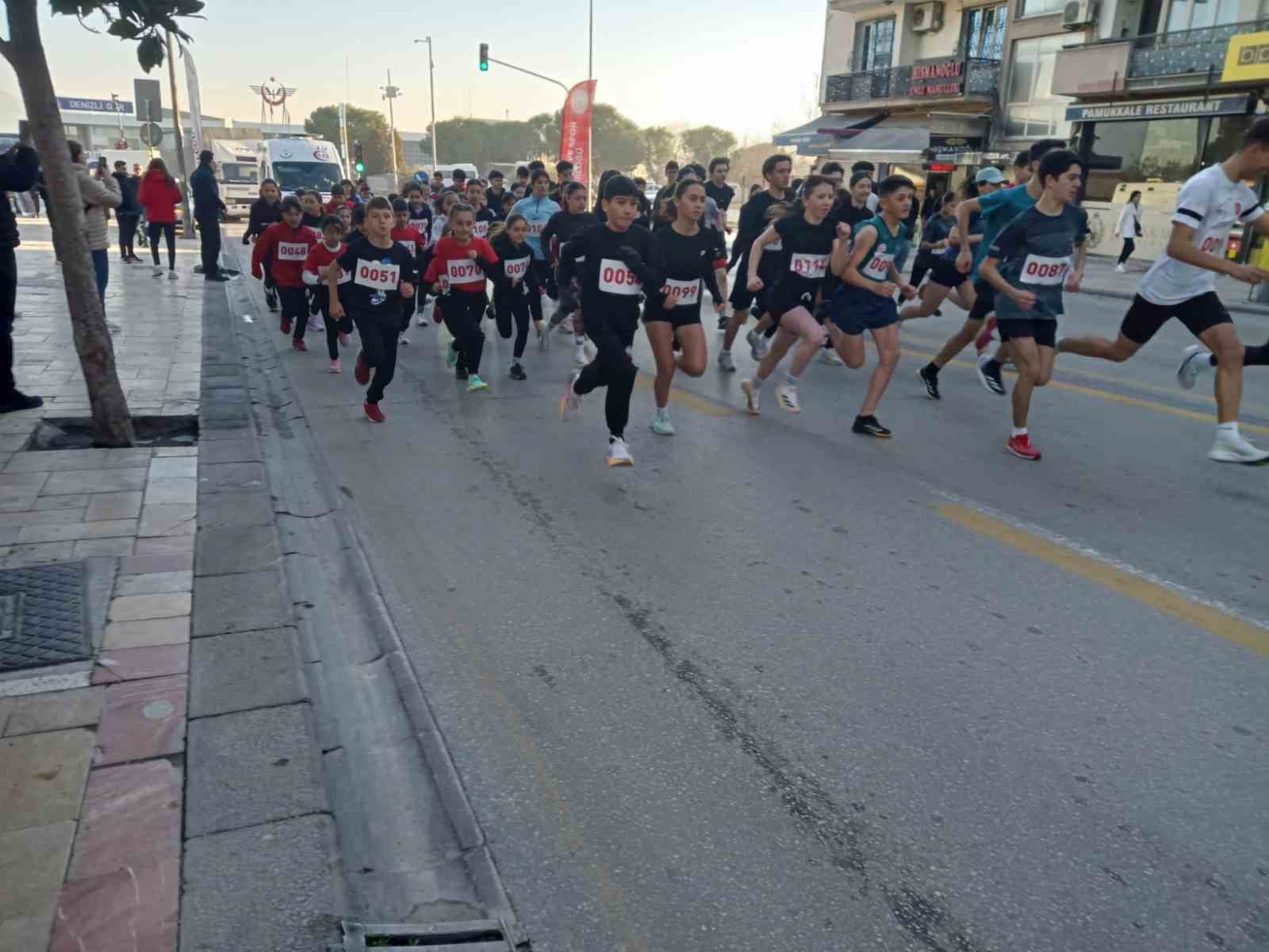 denizlide ataturk yol kosusu cekismeye sahne oldu 1 JULuBwyt