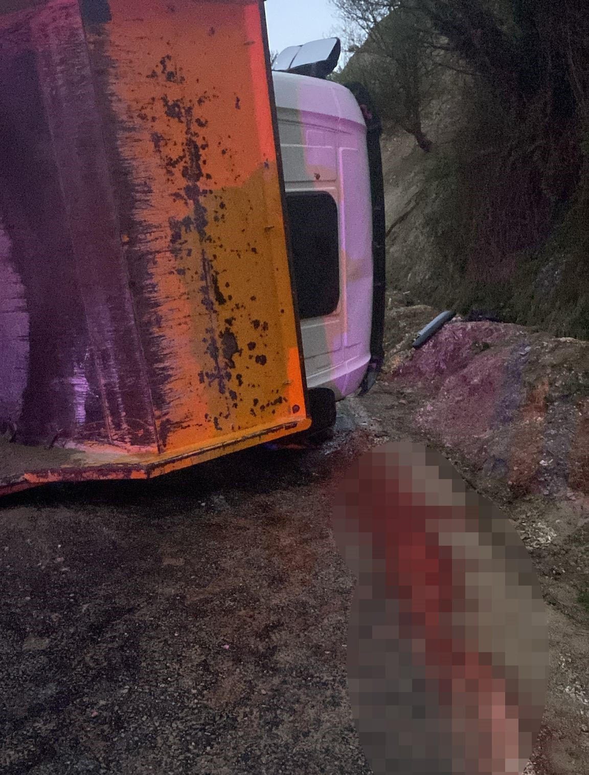 Denizli’de hafriyat kamyonu devrildi: 1 ölü 8 denizlide hafriyat kamyonu devrildi 1 olu 4 9jjTEaAp
