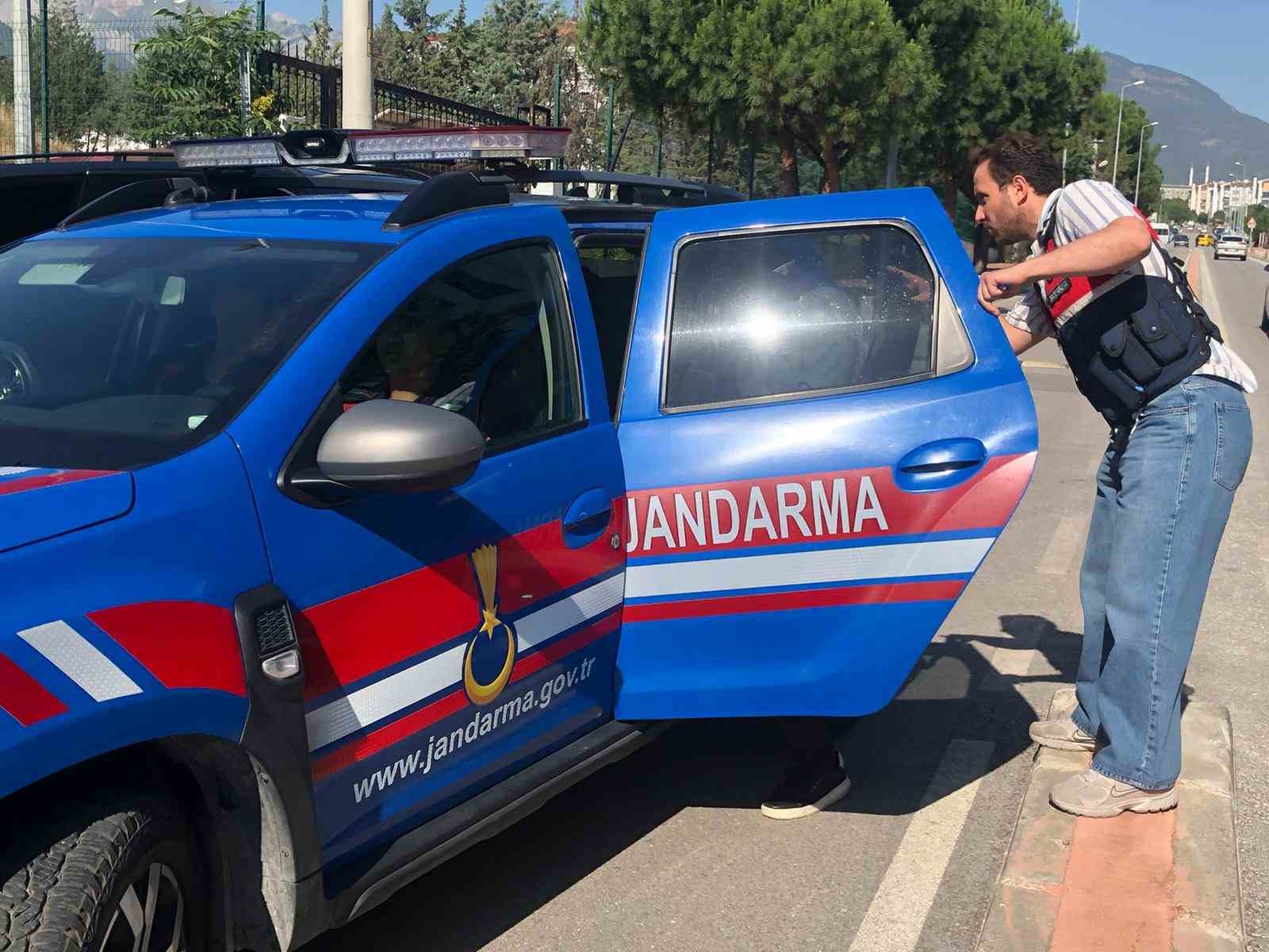 Denizli’de jandarmadan uyuşturucu baskını: Baro başkanı ve 11 avukat gözaltına alındı 5 denizlide jandarmadan uyusturucu baskini baro baskani ve 11 avukat gozaltina alindi 1 6dYkF9jO