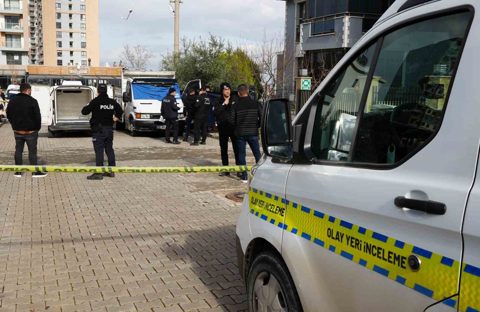 Denizli’de kamyonda tüfekle vurulmuş halde ölü bulundu 8 denizlide kamyonda tufekle vurulmus halde olu bulundu 4 jQR9ODbl