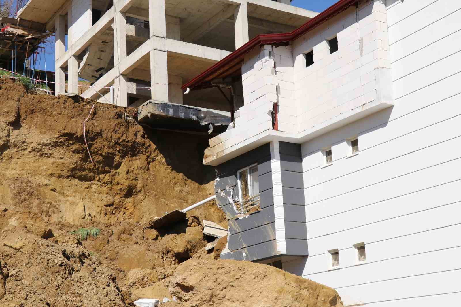 denizlide komsu binalari cokme noktasina getiren kazi kacak cikti 4 AFPBH4Ir