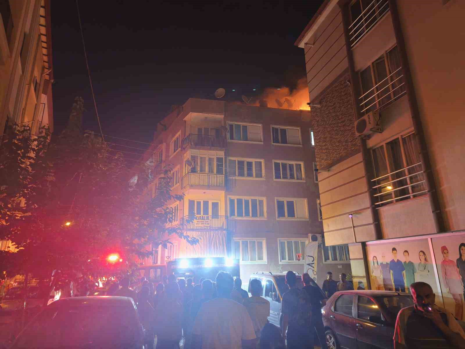 denizlide yanan catiya hortumla cikan vatandas mahalleliye ecel terleri dokturdu 3 tjZMnIzA