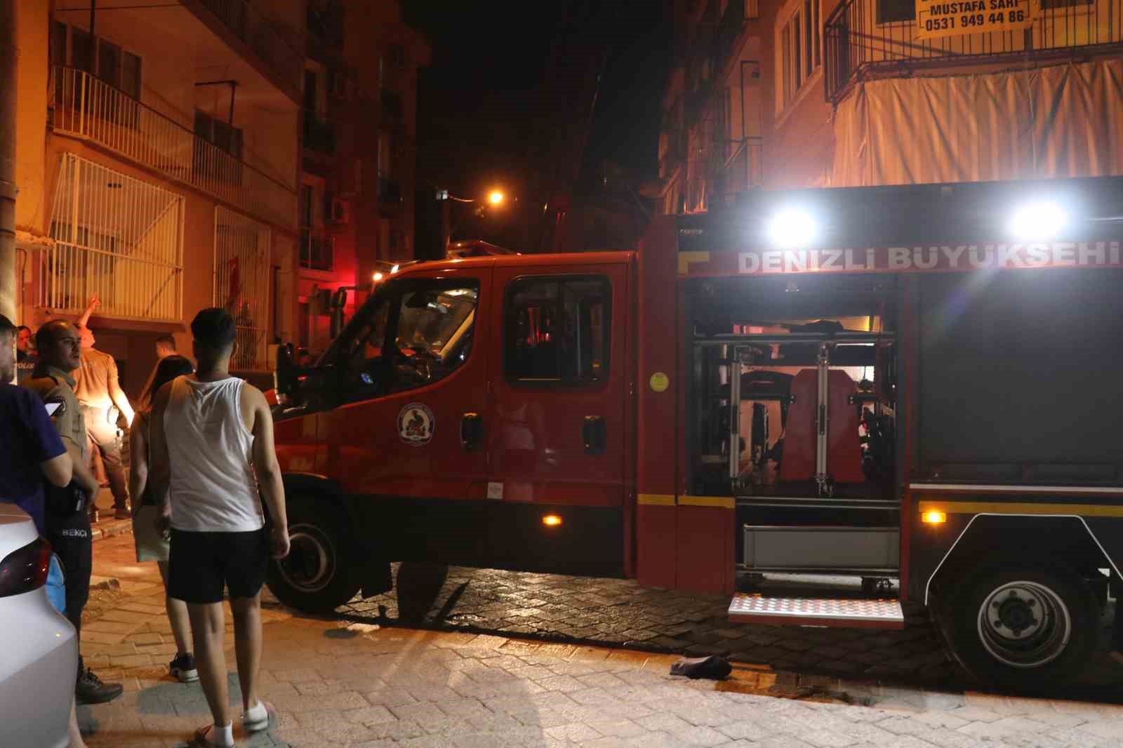 denizlide yanan catiya hortumla cikan vatandas mahalleliye ecel terleri dokturdu 5 8ghAkk2v