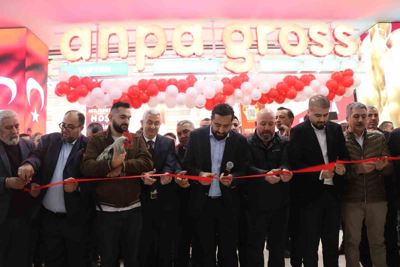 denizlide zincir marketin indirimli acilisi geceden sabaha kuyruk olusturdu 4 aWYpVLXI