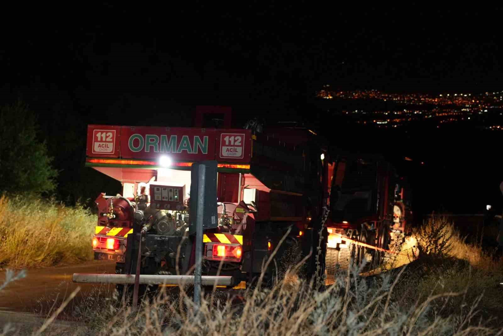 denizlideki orman yangini gece saatlerinde ruzgarin etkisiyle tekrardan etkili oldu 1 q2Eq7dTS