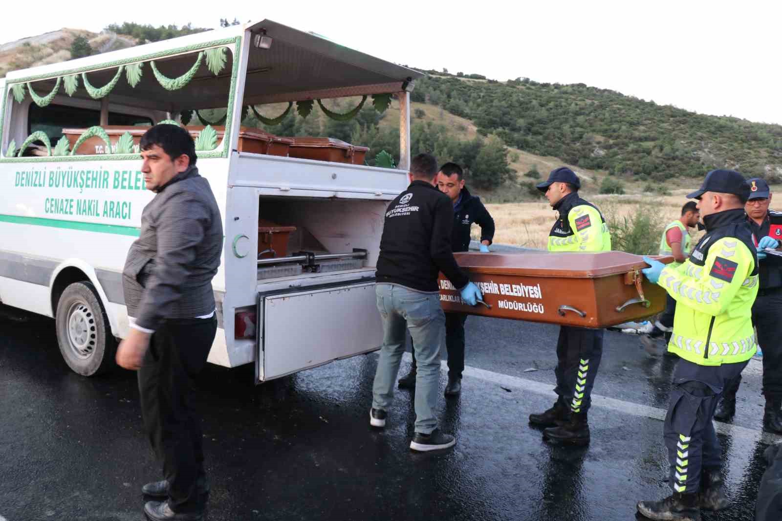 denizlideki otobus kazasinda olenlerin kimlikleri belli oldu 4 ffjqZ7DY