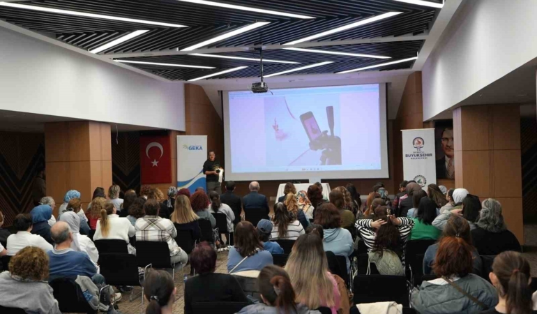 denizlili-ureten-kadinlar-e-ticaret-yolculuguna-devam-ediyor-R6OpMqdD.jpg