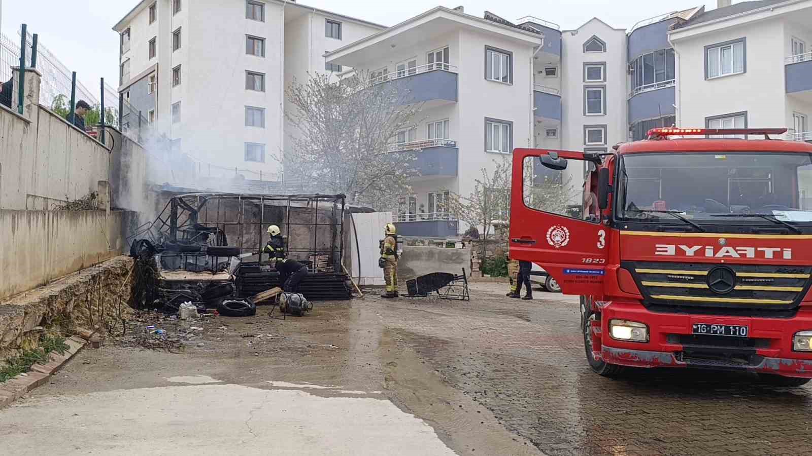 depoda cikan yanginda tup bomba gibi patladi 2 eMVHdO1Y