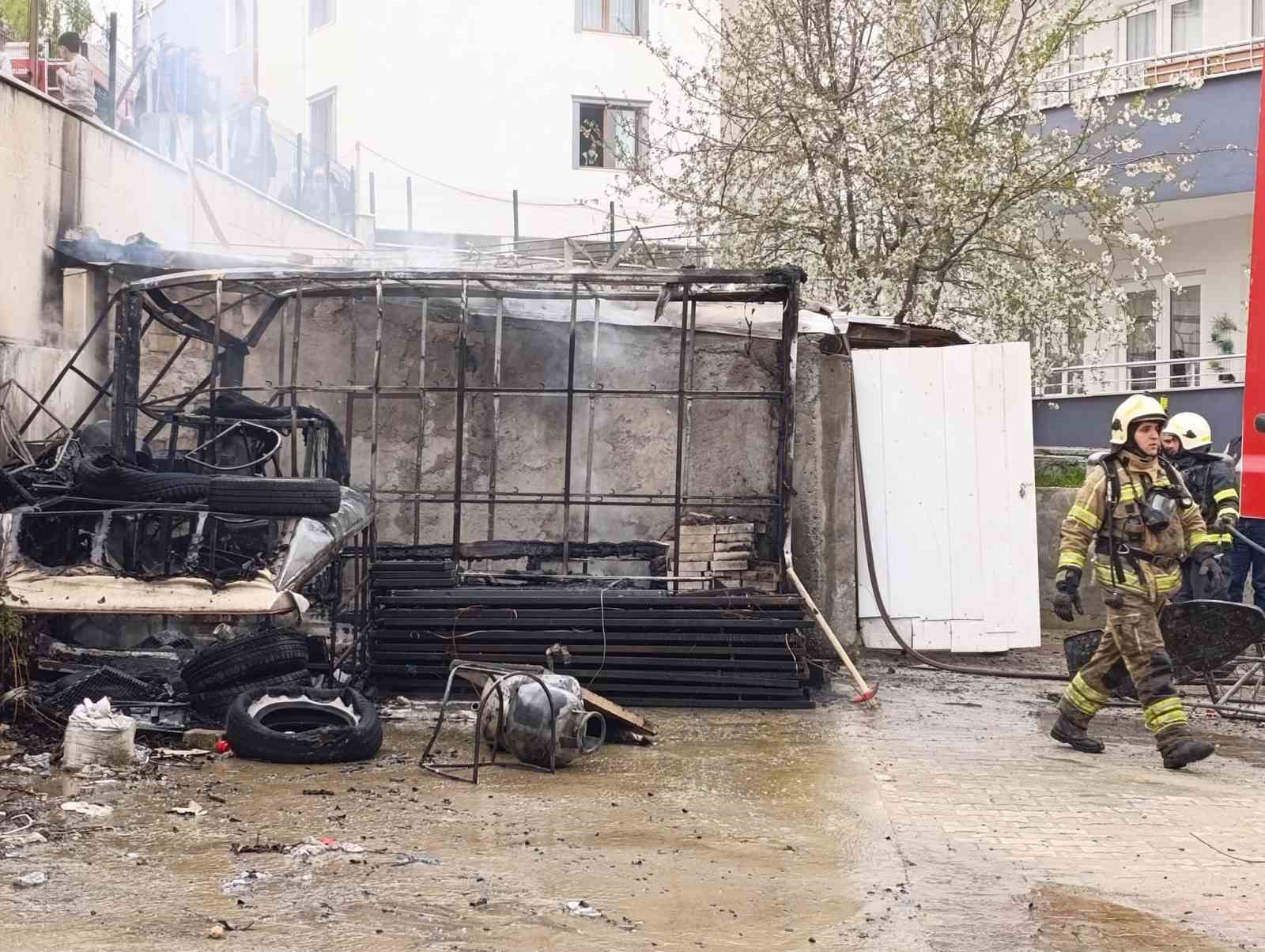 depoda cikan yanginda tup bomba gibi patladi 3 Nzgb1iYK