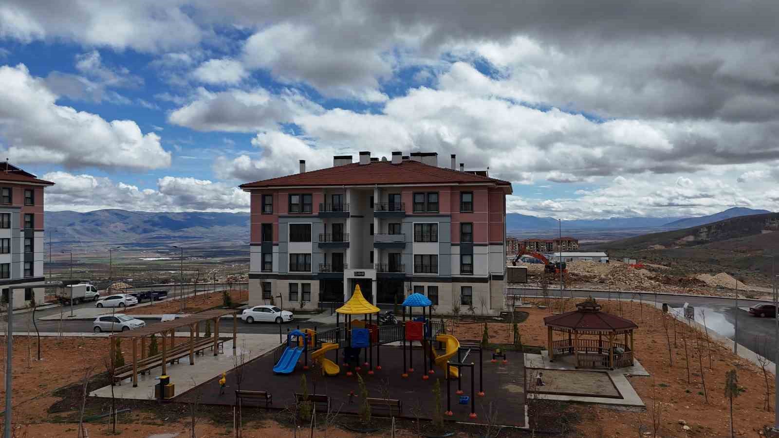 deprem bolgesi malatyada bakan kurum memnuniyeti 2 UHN4diAQ