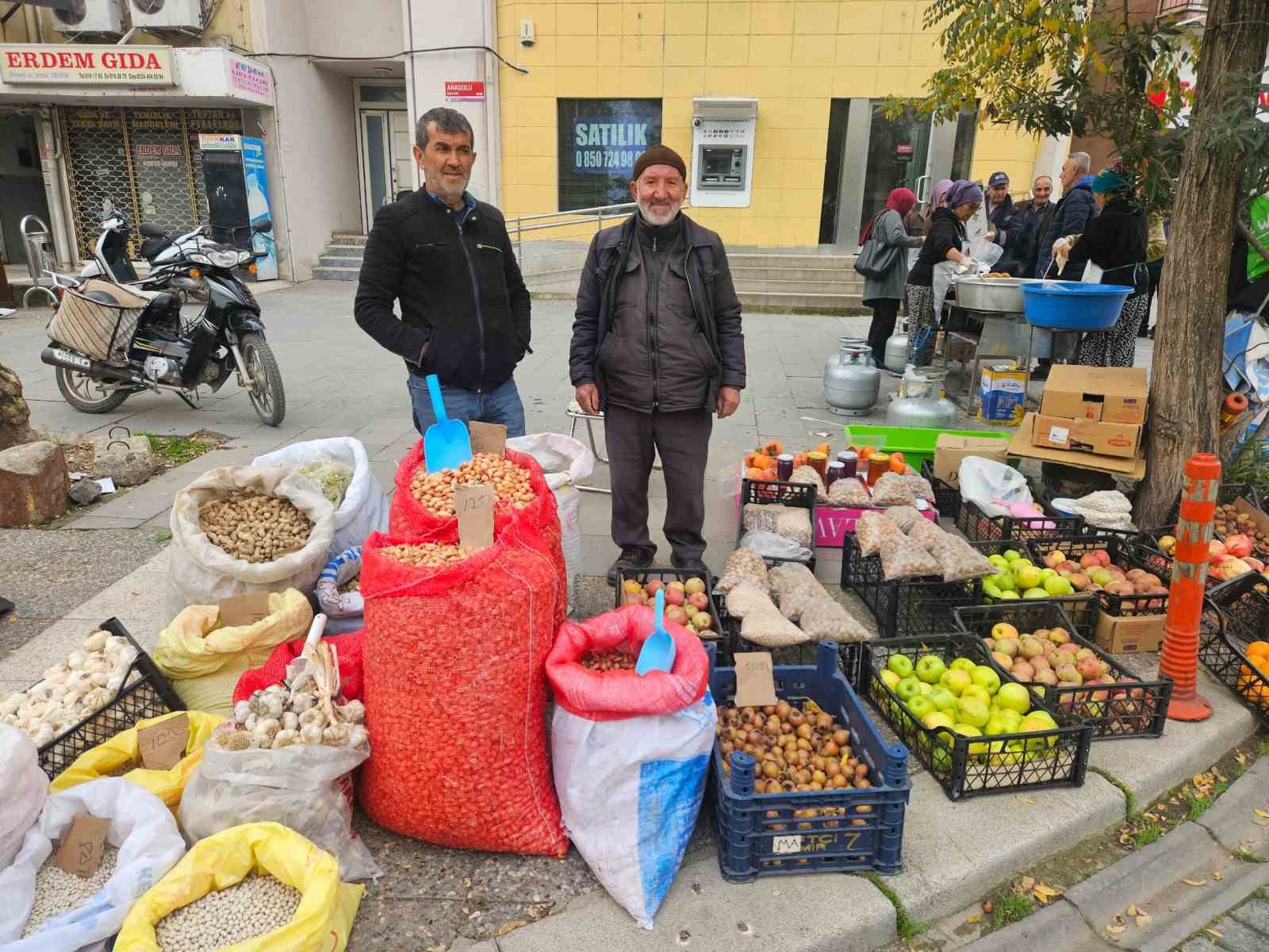deprem bolgesi sindirgida hayat devam ediyor 1 LiUK6yzt