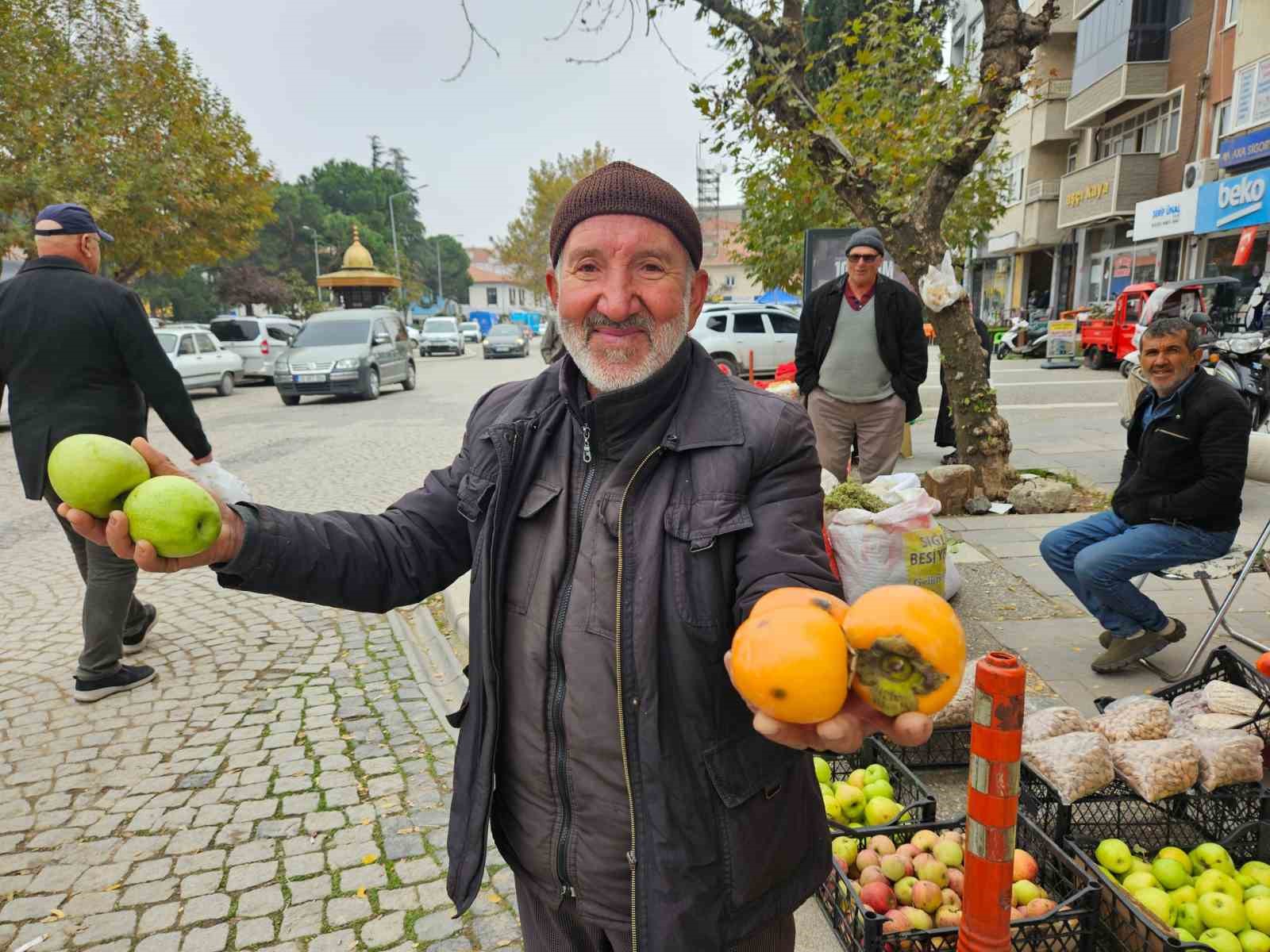 deprem bolgesi sindirgida hayat devam ediyor 2 fGC9YrTv