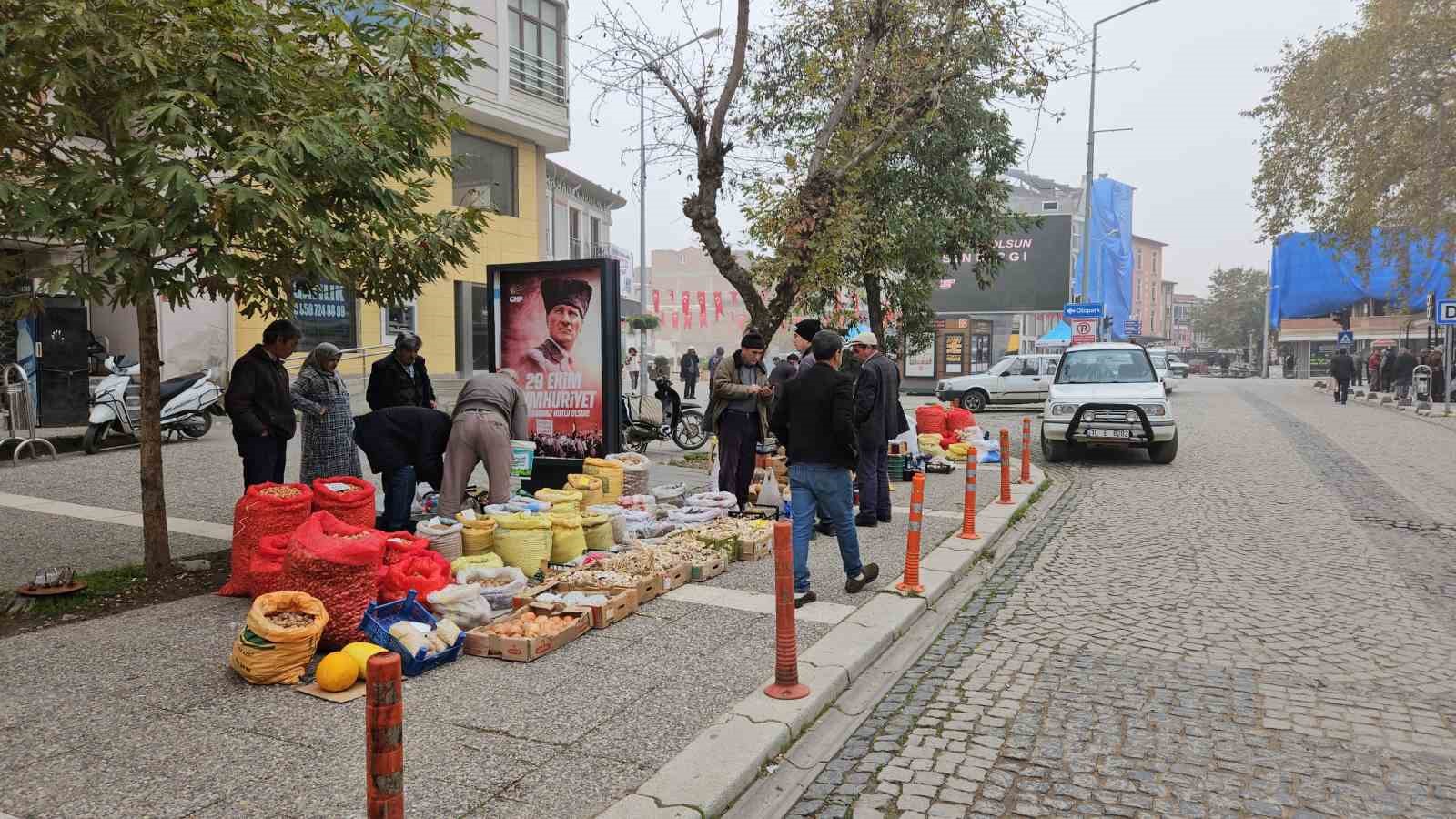 deprem bolgesi sindirgida hayat devam ediyor 4 bkerSvDq